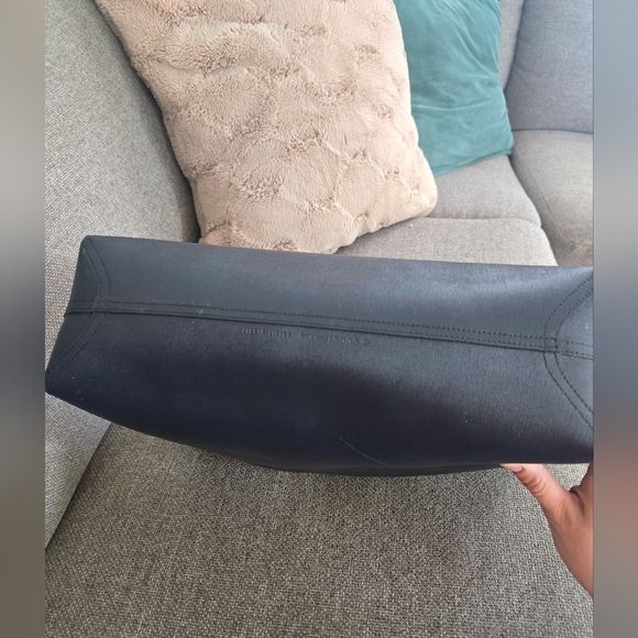 Authentic large Gucci GG Monogram Blooms Reversible Tote - Picture 6 of 16